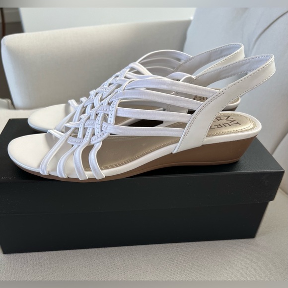 Women’s Naturalizer White Sandals , US sz 8 brand new - Picture 7 of 9